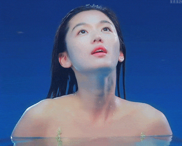 沈清的男人鱼朋友就是因为在最后一刻看到心爱的女人,喜极而泣流出了