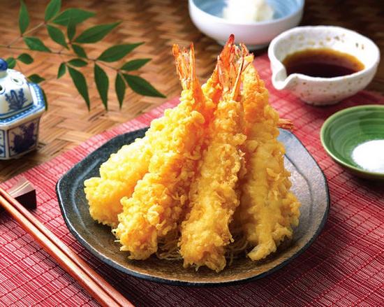除了在居酒屋和海鲜餐厅能吃到外,日本各地不乏吃天妇罗的专门餐厅.