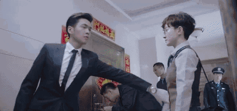 学学《法医秦明》怎么穿