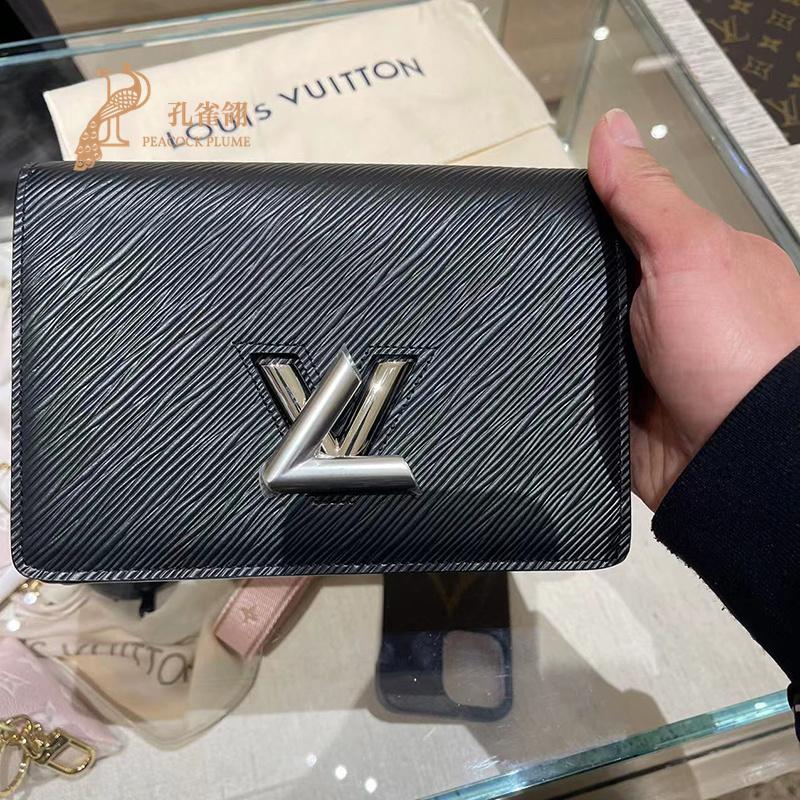 Louis Vuitton TWIST Twist belt chain wallet (M68560, M68750) in 2023