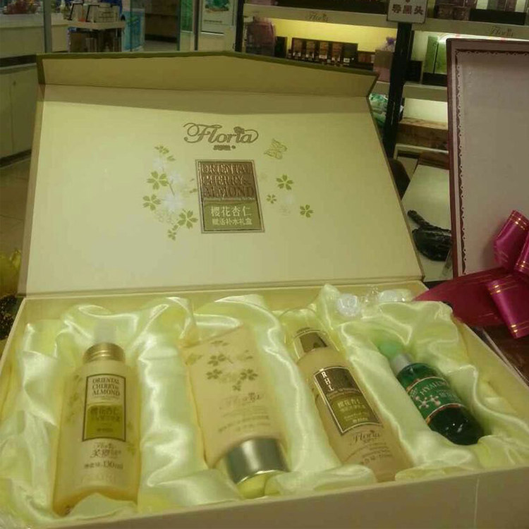 芙罗兰专柜正品樱花杏仁赋活补水礼盒(四件套) 锁水保湿补水滋润¥8.0芙罗