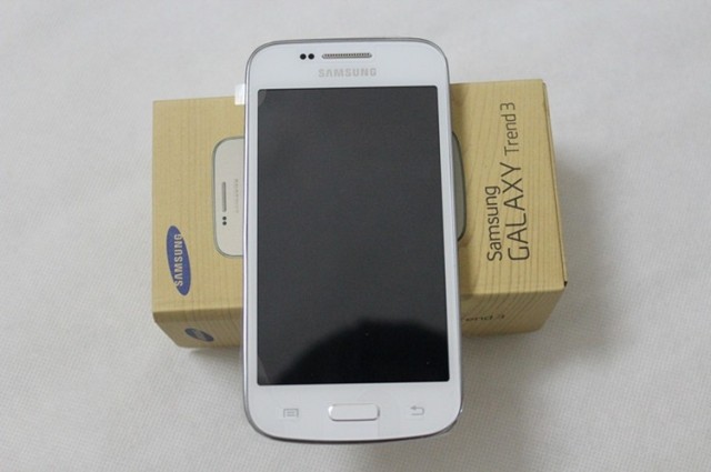 Мобильный телефон Samsung SM-G3508I 4.3 3G G3508J