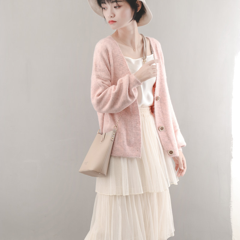 2021年新款秋季毛衣开衫女外搭薄款宽松短款春秋粉色针织衫小外套