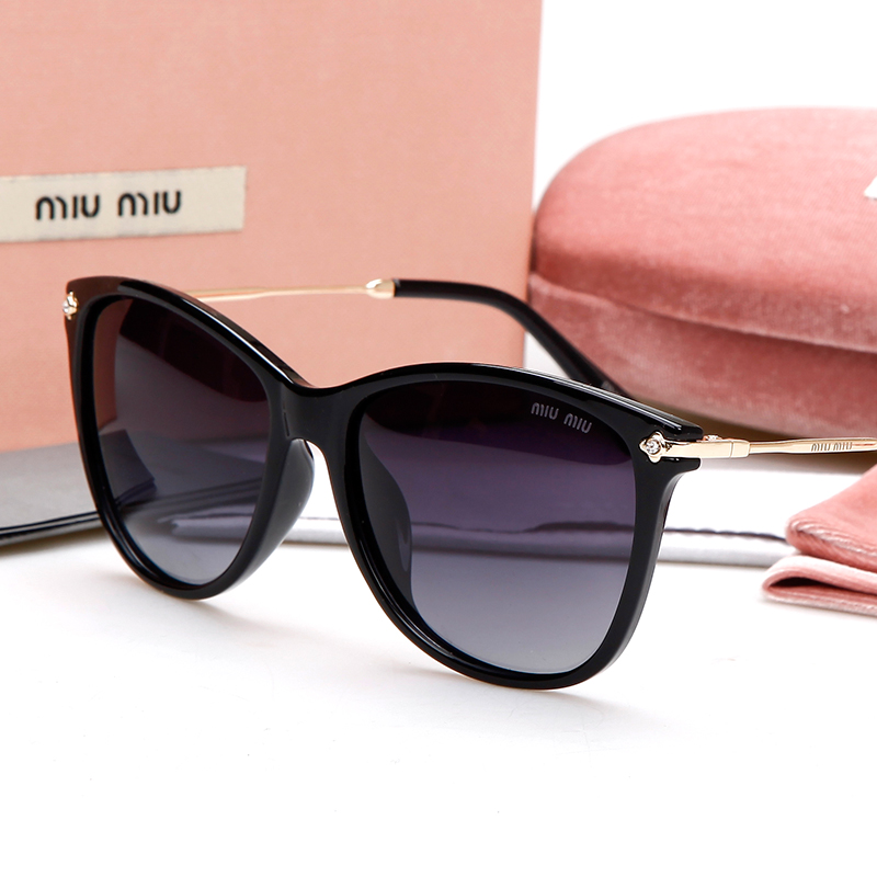 Солнцезащитные очки Armani 2015