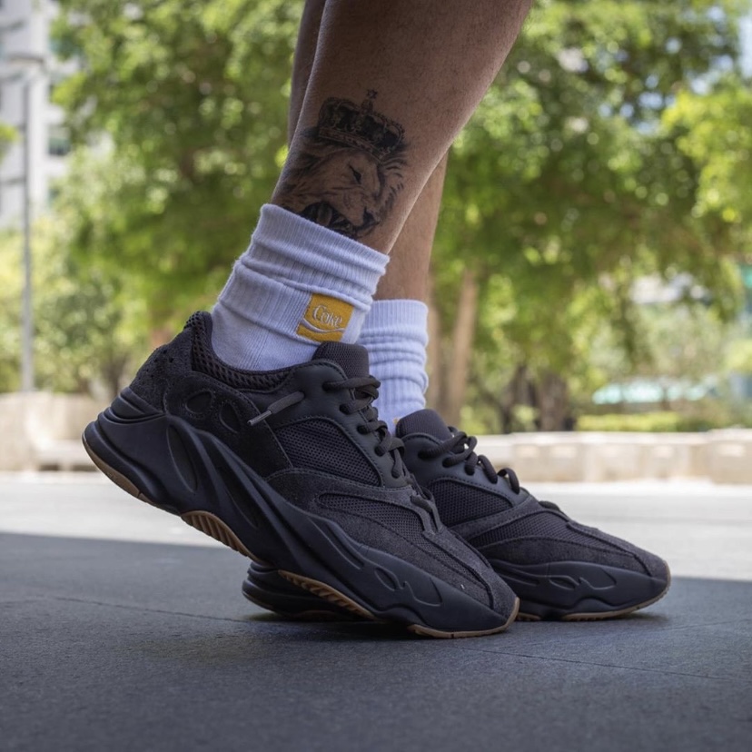 adidas YEEZY BOOST 700 V2 黑魂黑武士3M反光椰子老爹鞋