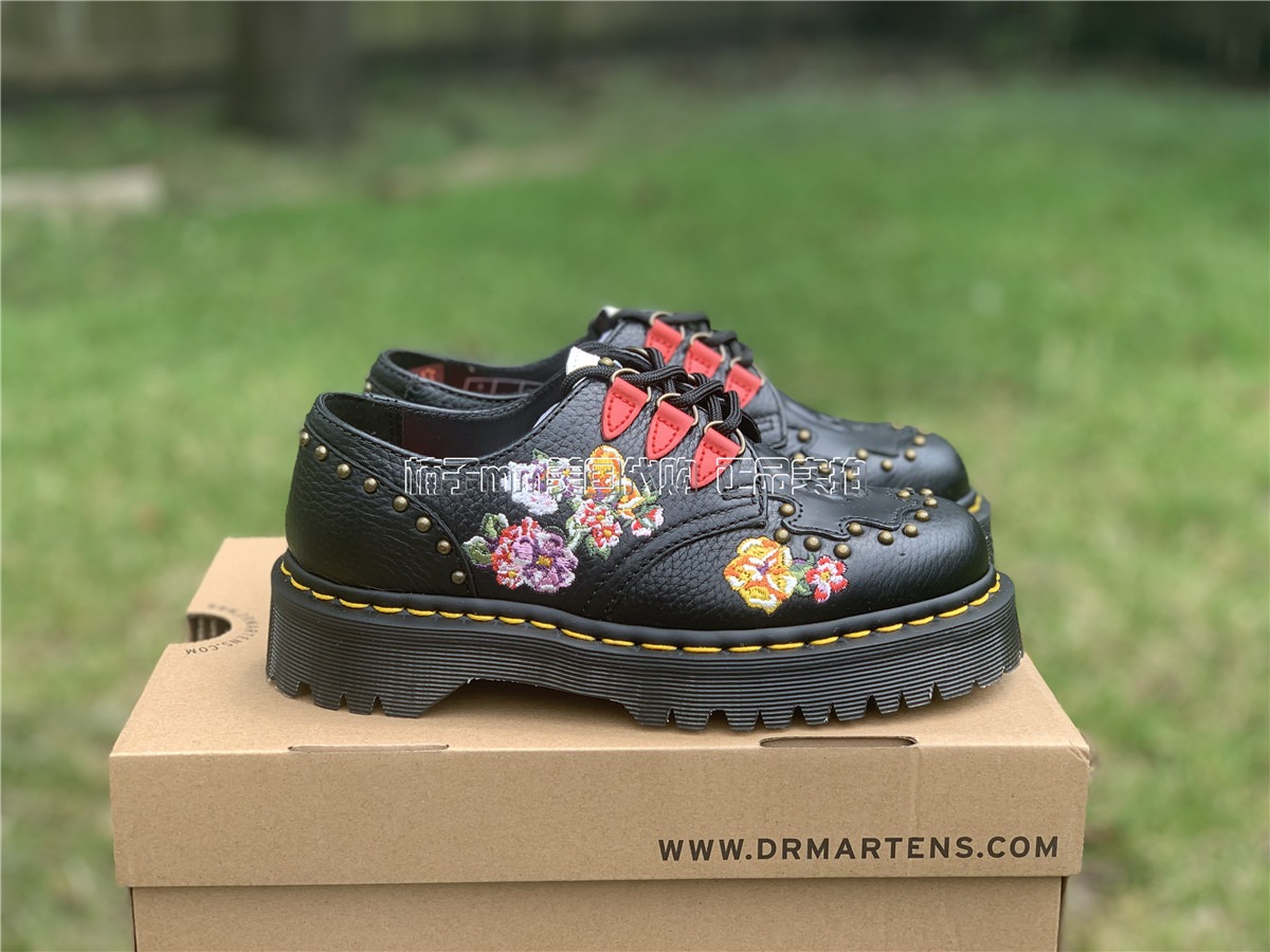 dr martens serova