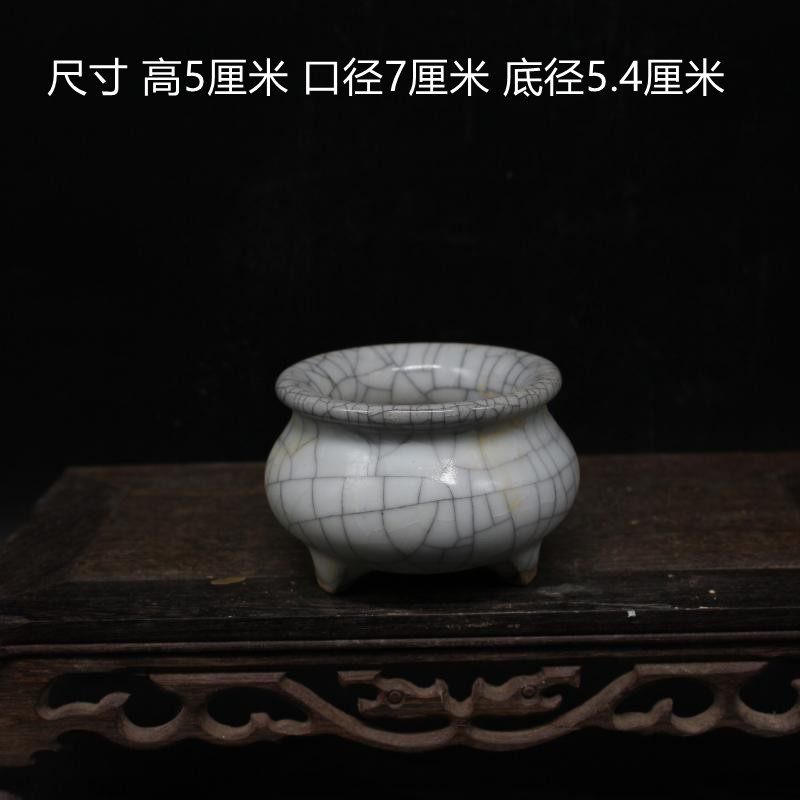 春新作の 『宋・古陶磁器・哥窯金絲紋四足双耳炉』極細工・骨董品・古