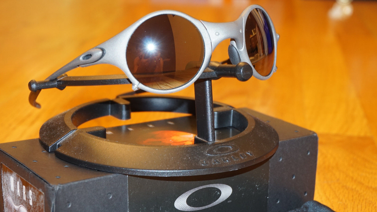 Солнцезащитные очки Oakley MARS JORDAN MO30864 04-103