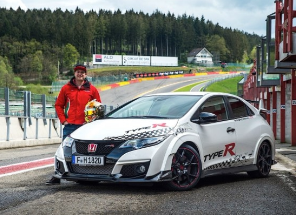 听说最新的梅甘娜rs动力要干翻本田思域type-r(fk2)?