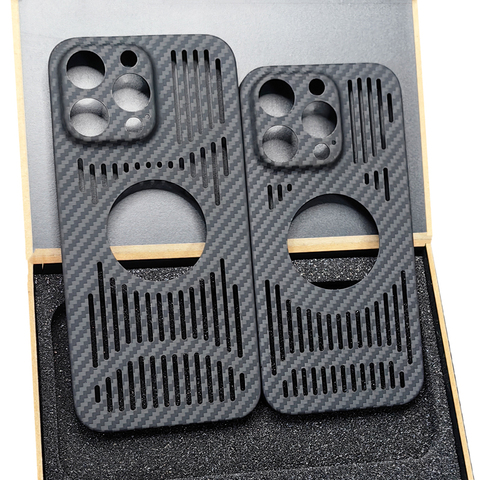Hollow Magnetic Lightweight Heatsink Heat Dissipation Luxury MagSafe 15, 14, 13 Carbon Fiber iPhone Case