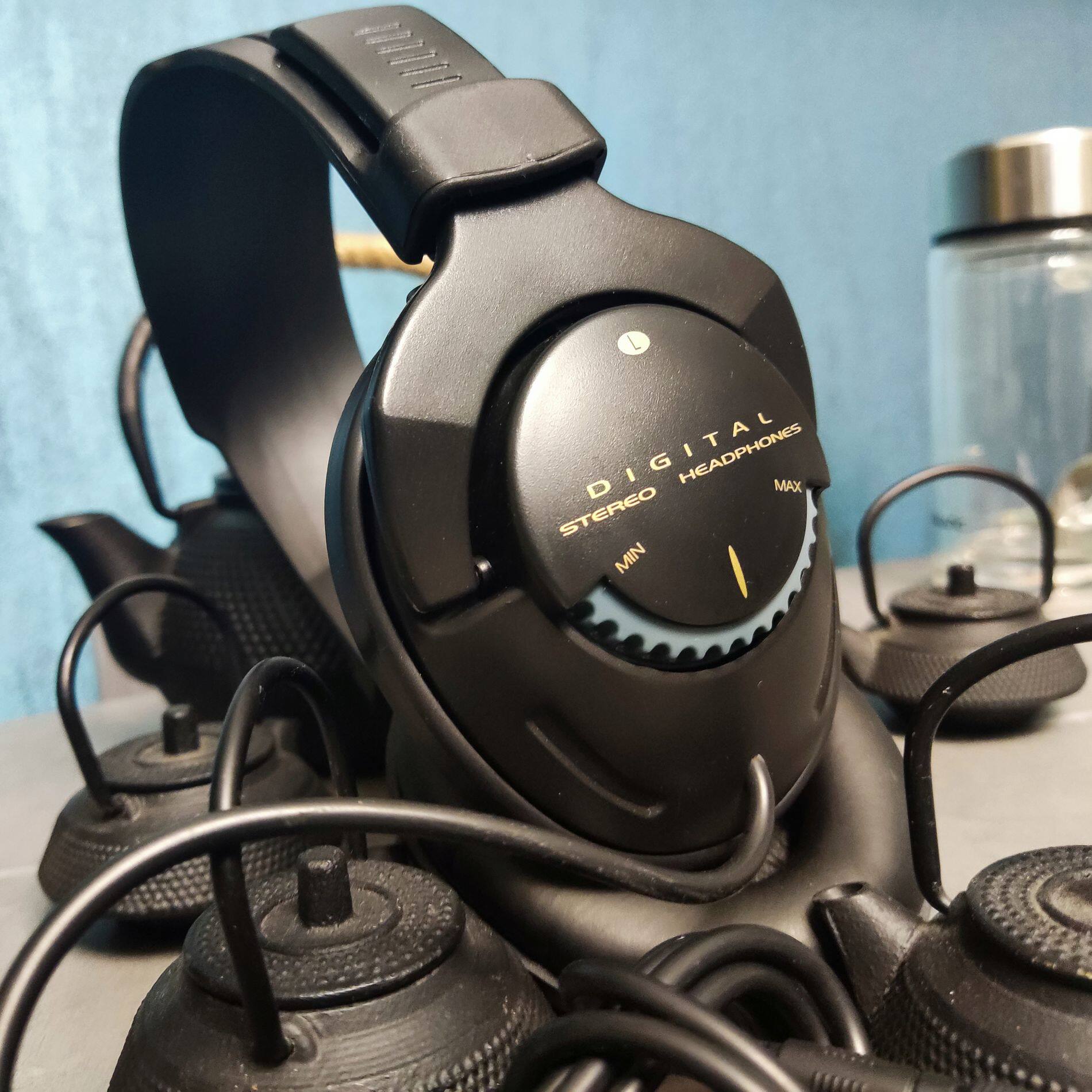 VICTOR QTH-V7头戴式四单元双路控制封闭式古董HIFI发烧收藏耳机评价
