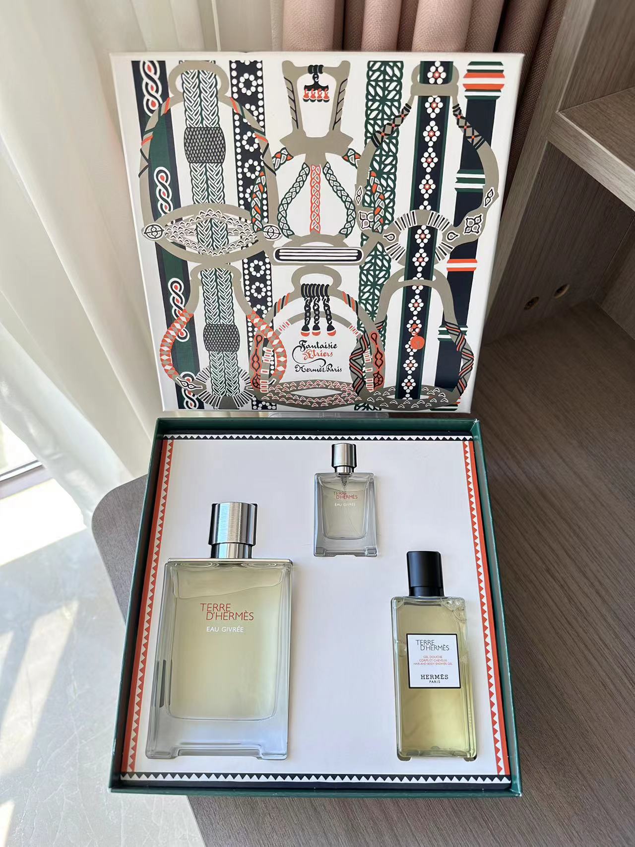 Hermes/爱马仕Twilly丝巾香水套装香水50ml+7.5ml+身体乳40ml评价- 淘宝网