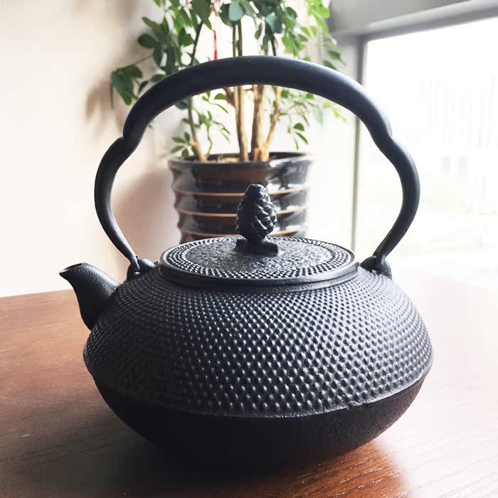 现货烧水壶 岩铸南部铁器茶壶 日本铁壶1.4l茶具煮水11938铸铁壶