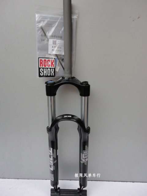 Вилка велосипедная RockShox Tora 302 120MM