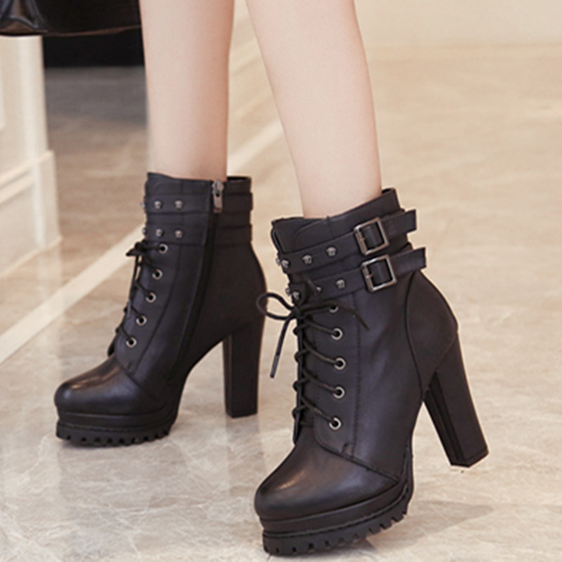 甜美恋达芙妮女靴粗跟马丁靴潮女短靴2016秋