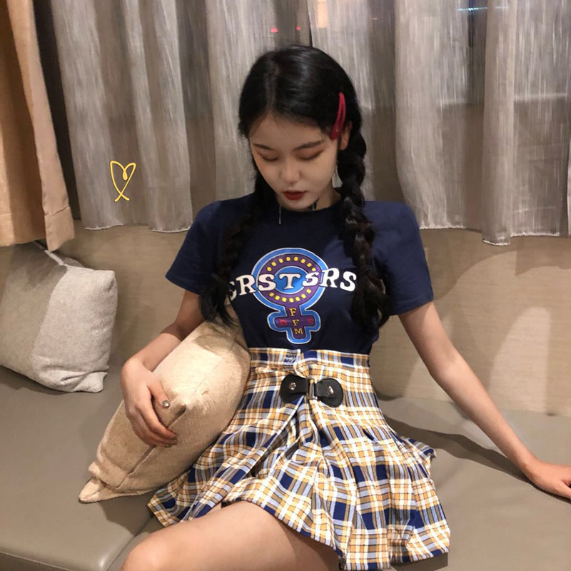 晶莹剔透女装套装哪个牌子好