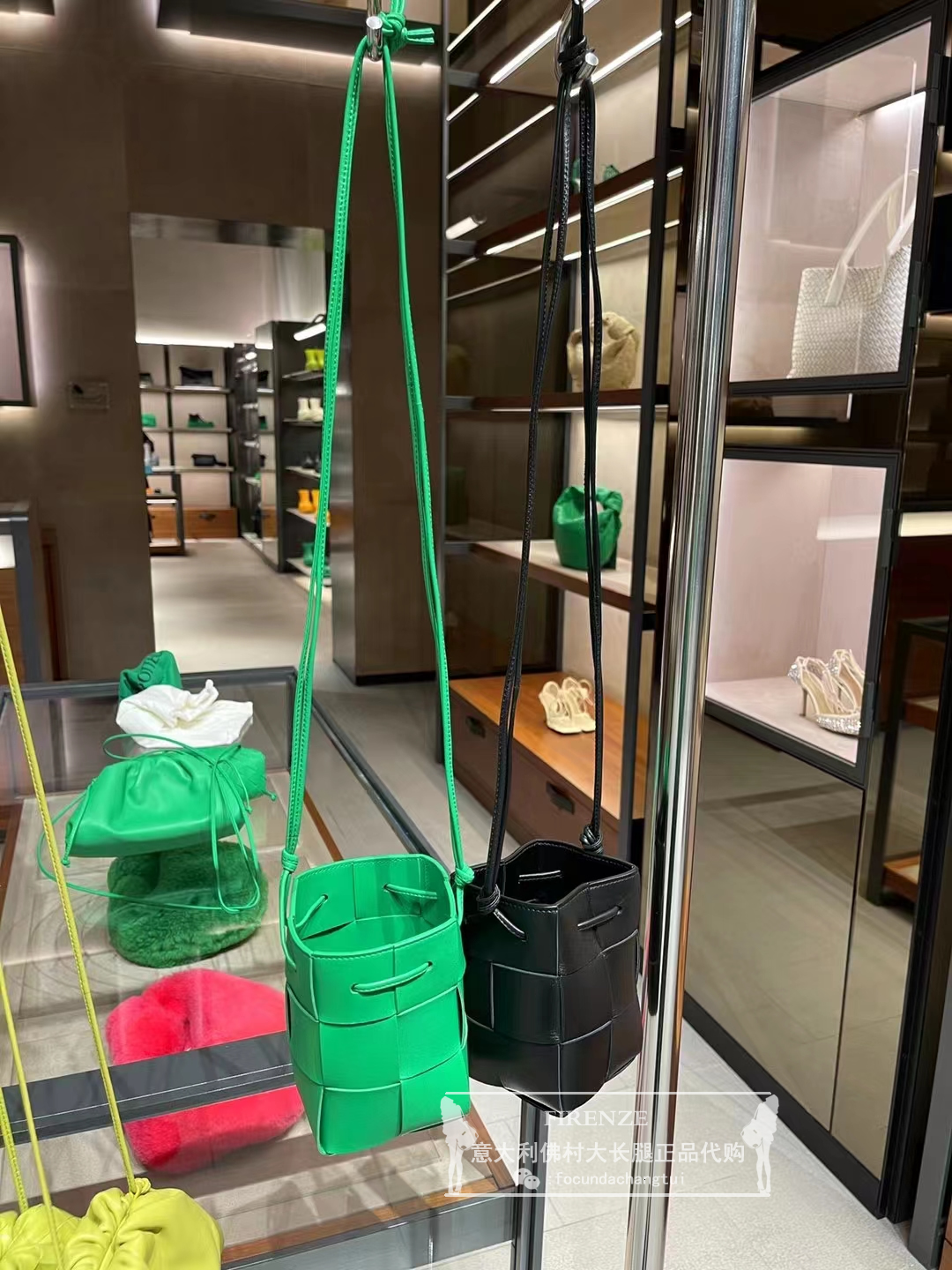 绿色水桶包 【 支持中检】 BV MINI 编织水桶包 黑色 绿色_推荐淘宝好看的绿色水桶包