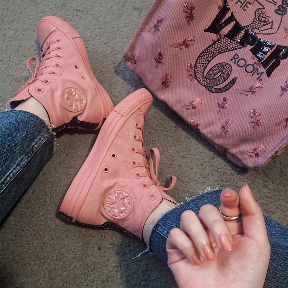 粉红色帆布鞋 粉红色指甲油高帮帆布鞋联名款女鞋板鞋纯色系带百搭透气平底休闲_推荐淘宝好看的粉红色帆布鞋