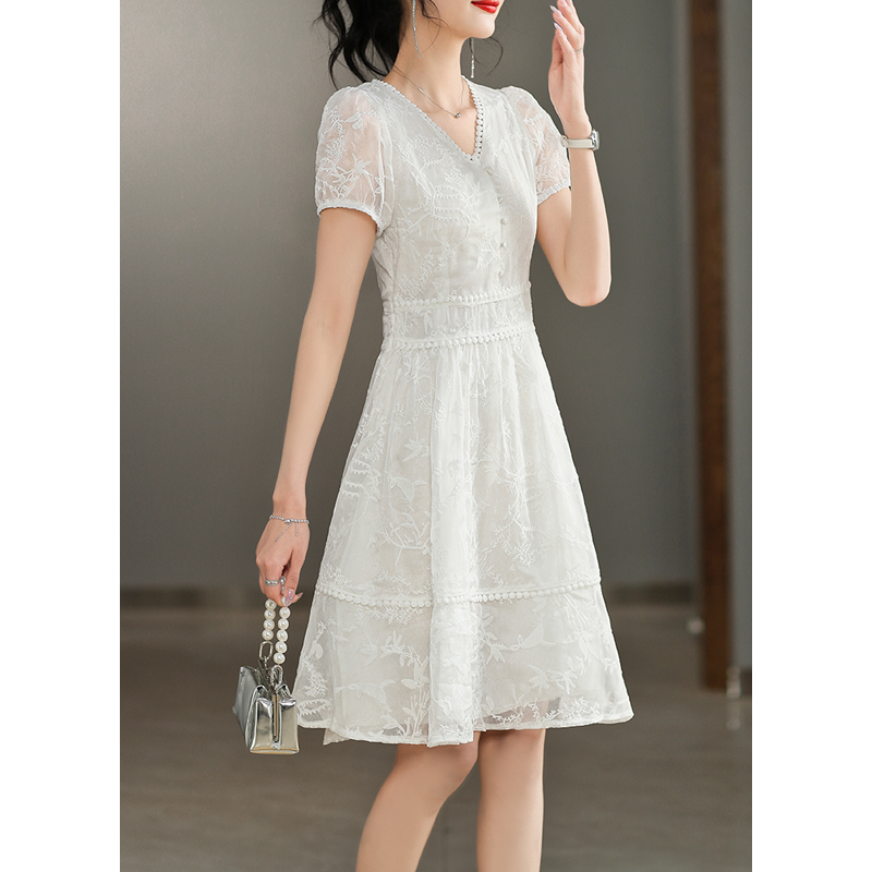 白色蕾丝连衣裙 日系高级感网红同款小众设计感法式提花蕾丝白色连衣裙女夏季新款_推荐淘宝好看的白色蕾丝连衣裙
