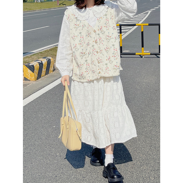 Step into the Galaxy Japanese sweet cake skirt with high waist slim mid-length gentle white skirt versatile A-line skirt Step into the Galaxy Japanese sweet cake skirt with high waist slim mid-length gentle white skirt versatile A-line skirt