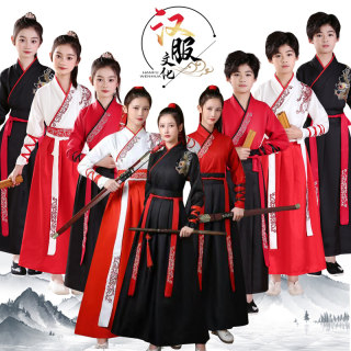 Graduation photos of ancient style martial arts couple clothes Graduation photos of ancient style martial arts couple clothes