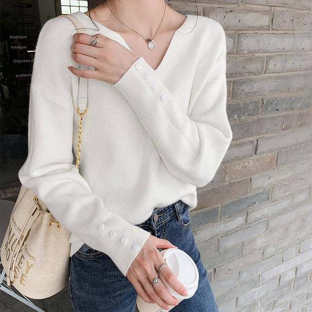 Slimming and fashionable sweater for autumn and winter, women's sweater tops, milky apricot color lazy knitted base shirt V-neck large 0928c 
Slimming and fashionable sweater for autumn and winter, women's sweater tops, milky apricot color lazy knitted base shirt V-neck large 0928c