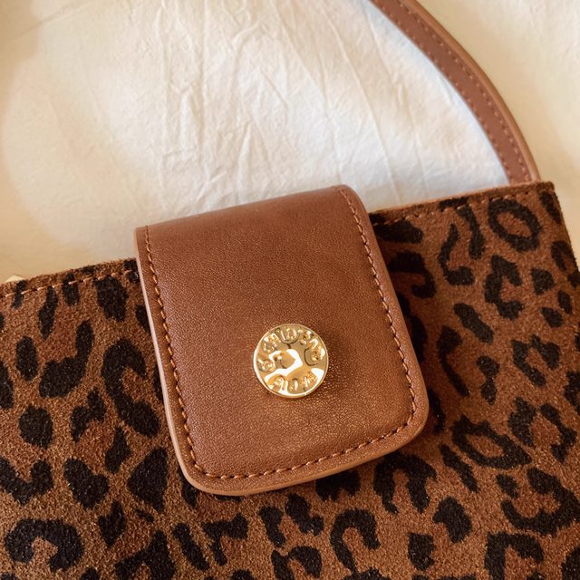 Nanfeng Chio2nd Frosted Leather Leopard Bucket Bag Retro Commuting Versatile Shoulder Bag Women's Crossbody Small Bag Nanfeng Chio2nd Frosted Leather Leopard Bucket Bag Retro Commuting Versatile Shoulder Bag Women's Crossbody Small Bag