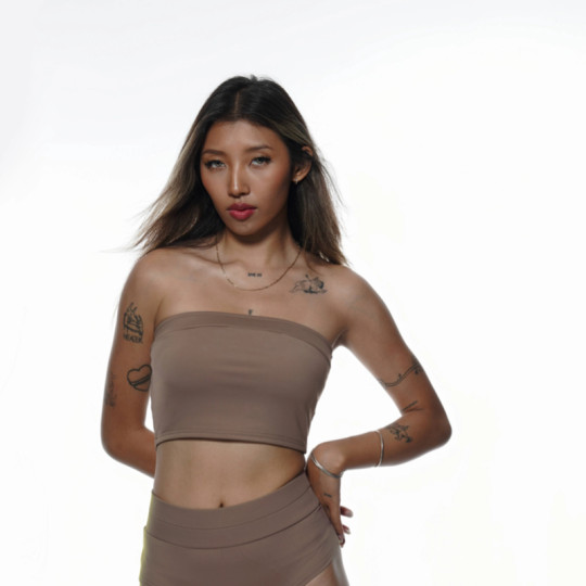 IAMYOYO versatile anti-falling tube top 360-degree package earth-tone high-elastic sports dance base with chest pad IAMYOYO versatile anti-falling tube top 360-degree package earth-tone high-elastic sports dance base with chest pad