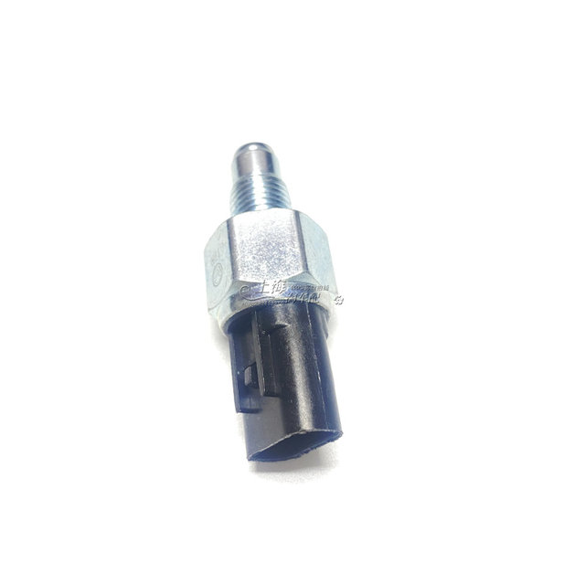 Suitable for Roewe 350 360 550 750 MG3 5 ZS MG6 reversing light switch reverse gear switch Suitable for Roewe 350 360 550 750 MG3 5 ZS MG6 reversing light switch reverse gear switch