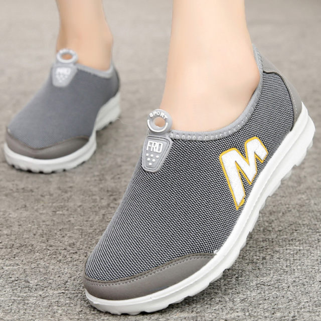 Spring and autumn new style old Beijing cloth shoes, women's casual shoes, breathable flat-soled non-slip single shoes, sports soft-soled mom's shoes Spring and autumn new style old Beijing cloth shoes, women's casual shoes, breathable flat-soled non-slip single shoes, sports soft-soled mom's shoes