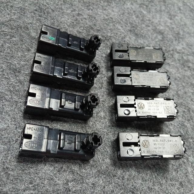 Phuong ambient light head door ambient light sensor supports two colors and multiple colors of the original car. Original new 
Phuong ambient light head door ambient light sensor supports two colors and multiple colors of the original car. Original new