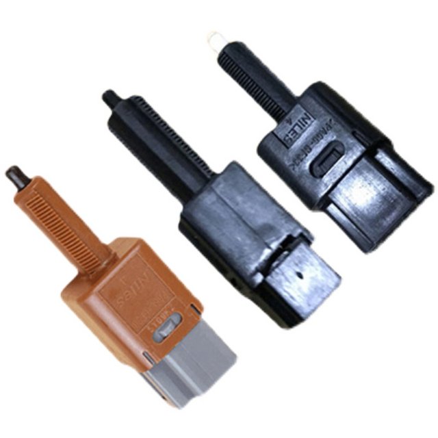 Suitable for Yida Tiida Liwei new Teana brake light switch New QiTrail Sylphy brake light parking light switch 
Suitable for Yida Tiida Liwei new Teana brake light switch New QiTrail Sylphy brake light parking light switch