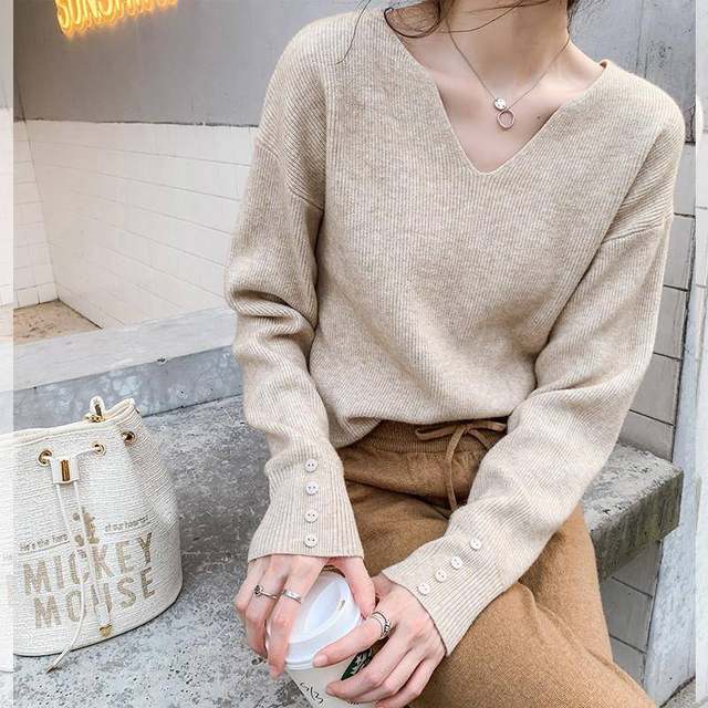 Slimming and fashionable sweater for autumn and winter, women's sweater tops, milky apricot color lazy knitted base shirt V-neck large 0928c 
Slimming and fashionable sweater for autumn and winter, women's sweater tops, milky apricot color lazy knitted base shirt V-neck large 0928c
