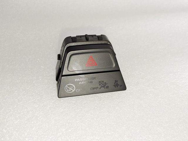 Original Geely Geely Emergency Double Jump Original Alarm Switch Light Safety Original Accessories Original Geely Geely Emergency Double Jump Original Alarm Switch Light Safety Original Accessories
