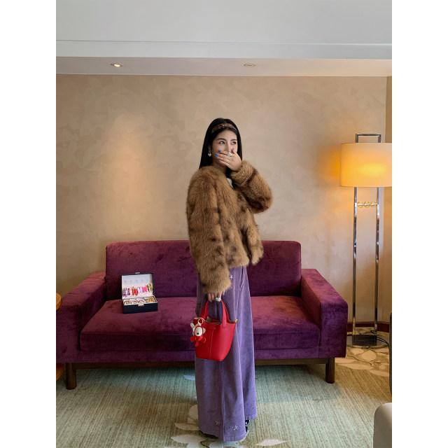 Jinyu flower leopard print fur one-piece coat for women 2025 new short fur coat environmentally friendly fur to keep warm Jinyu flower leopard print fur one-piece coat for women 2025 new short fur coat environmentally friendly fur to keep warm