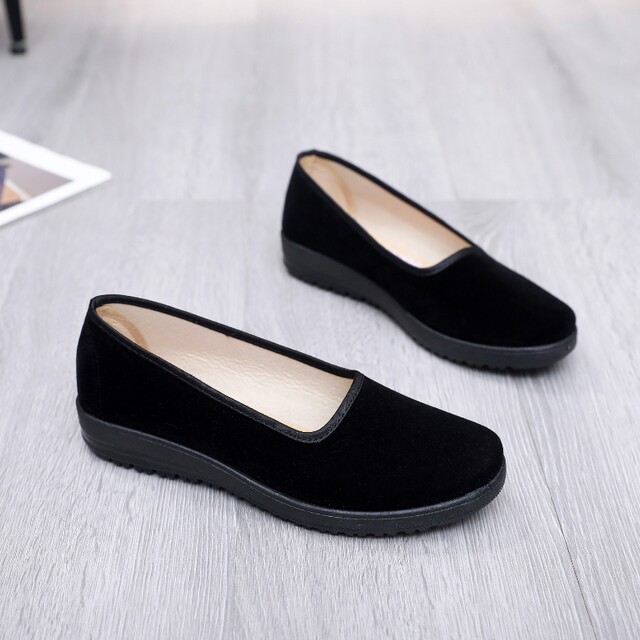 New style old Beijing cloth shoes women's flat shoes spring shallow mouth work shoes women's black square dance mom shoes non-slip New style old Beijing cloth shoes women's flat shoes spring shallow mouth work shoes women's black square dance mom shoes non-slip