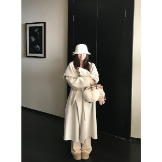Wool lapel short double-sided woolen coat 
Wool lapel short double-sided woolen coat