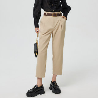 Women's casual pants look like high-waisted trousers
 Women's casual pants look like high-waisted trousers