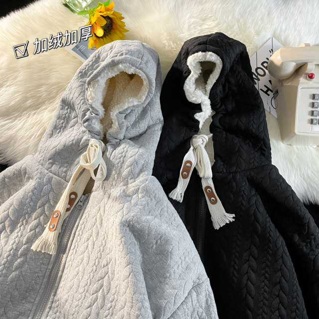Lamb plush jacket men's Japanese plush plush thickened couple hooded tops Hong Kong style loose autumn and winter cardigan sweater Lamb plush jacket men's Japanese plush plush thickened couple hooded tops Hong Kong style loose autumn and winter cardigan sweater