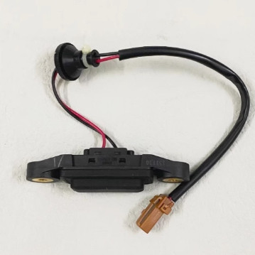 Suitable for Dongfeng Fengxing S500 SX6 rear door tailgate induction switch trunk micro switch 
Suitable for Dongfeng Fengxing S500 SX6 rear door tailgate induction switch trunk micro switch