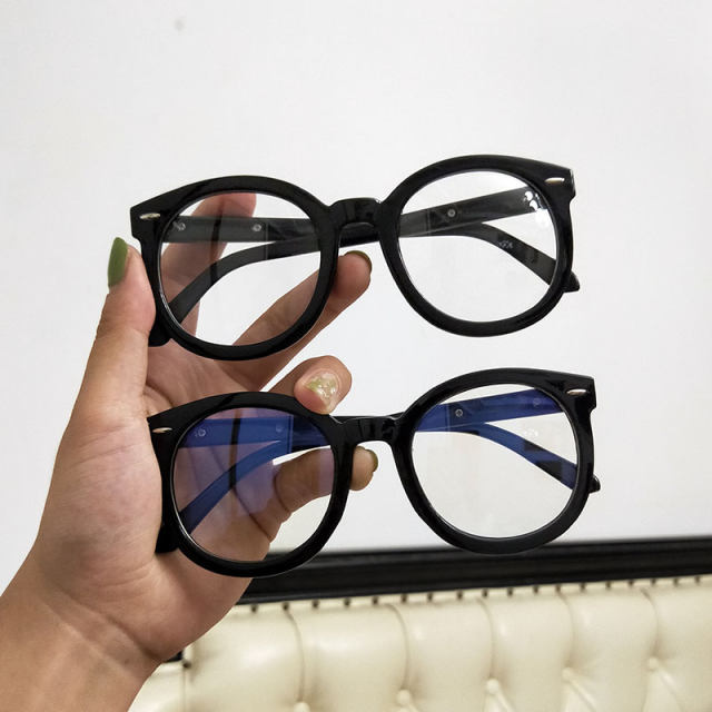 Zhao Lusi, the same glasses of glasses, black frame plain artifact rivets round box, myopia INS glasses box female Korean edition
 Zhao Lusi, the same glasses of glasses, black frame plain artifact rivets round box, myopia INS glasses box female Korean edition