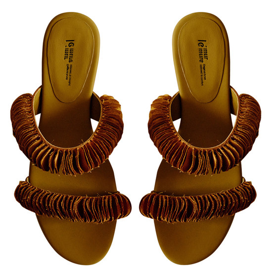 Le' Murmure Designer 2025 Summer New Handmade Silk Flip Flops for Women Outdoor Commuter Anti-Slip
Le' Murmure Designer 2025 Summer New Handmade Silk Flip Flops for Women Outdoor Commuter Anti-Slip