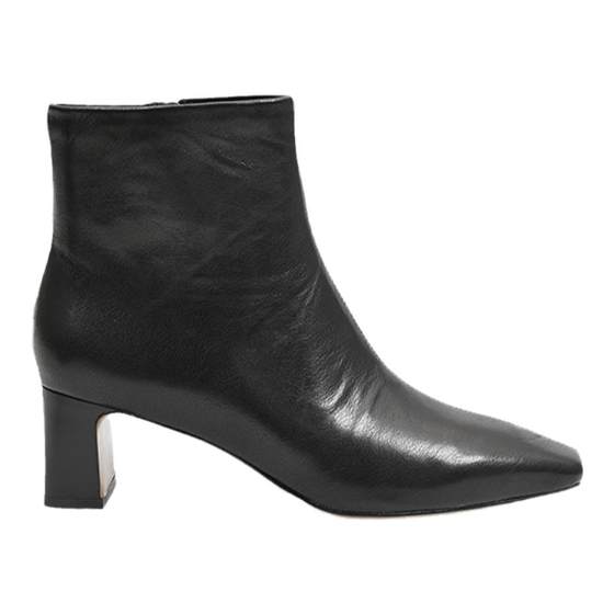 UDV2024 autumn and winter new elegant fashion boots simple short side zipper square head high heel women's thin boots
UDV2024 autumn and winter new elegant fashion boots simple short side zipper square head high heel women's thin boots