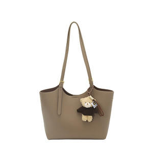 Large-capacity bag women's 2025 new super hot niche commuter tote bag high-end versatile underarm shoulder bag 
Large-capacity bag women's 2025 new super hot niche commuter tote bag high-end versatile underarm shoulder bag