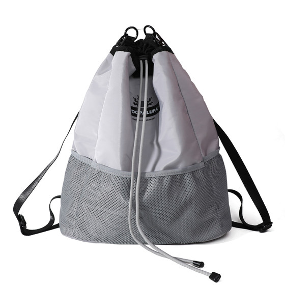 Nylon casual sports backpack lightweight travel large capacity men and women backpack ties pocket drawstring trendy brand schoolbag women 
Nylon casual sports backpack lightweight travel large capacity men and women backpack ties pocket drawstring trendy brand schoolbag women