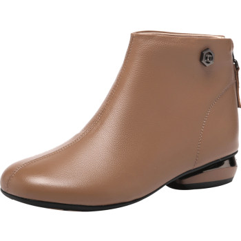 Lingfeng large size leather women's shoes are soft and comfortable and warm
 Lingfeng large size leather women's shoes are soft and comfortable and warm