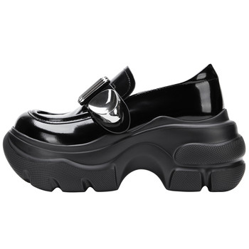 The same thick-soled British style high-height loafers in the counter 
The same thick-soled British style high-height loafers in the counter