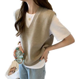 Retro V-neck Knitted Vest Women's Spring and Autumn Loose and lazy style layered outer sweater sleeveless vest horse clip top 
Retro V-neck Knitted Vest Women's Spring and Autumn Loose and lazy style layered outer sweater sleeveless vest horse clip top