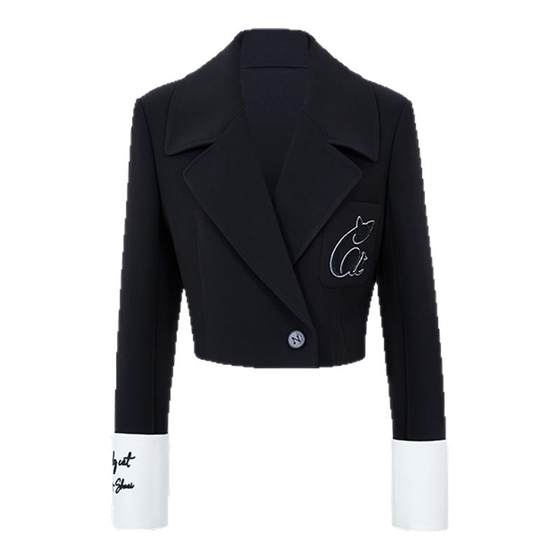 Huang Yi's same ZHANGSHUAI Zhang Shuai embroidery details color-blocking workplace style commuting capable and detachable short suit
Huang Yi's same ZHANGSHUAI Zhang Shuai embroidery details color-blocking workplace style commuting capable and detachable short suit