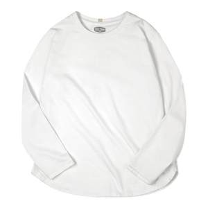 Maden black and white basic knitted cotton base furry long-sleeved T-shirt loose inner sweater top for women autumn 
Maden black and white basic knitted cotton base furry long-sleeved T-shirt loose inner sweater top for women autumn